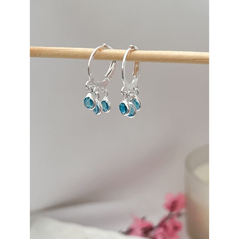 BRINCO ARGOLINHA FOLHEADA A PRATA - 3 ZIRCONIAS DE TIFANY AZUL CLARO