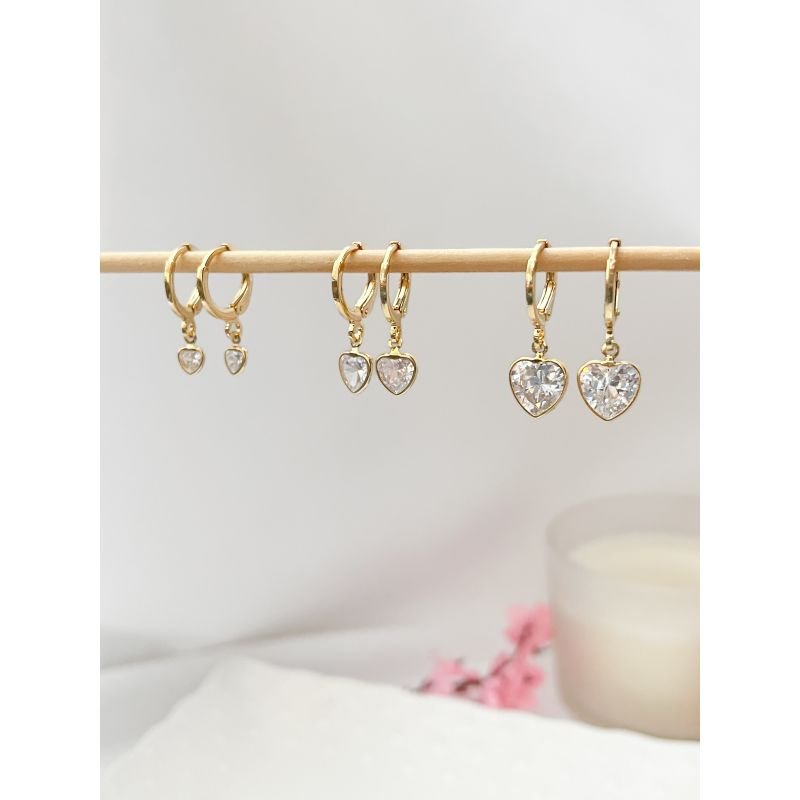 BRINCO CARTELA TRIO FOLHEADO A OURO - ARGOLINHAS ZIRCONIA CORAÇÃO