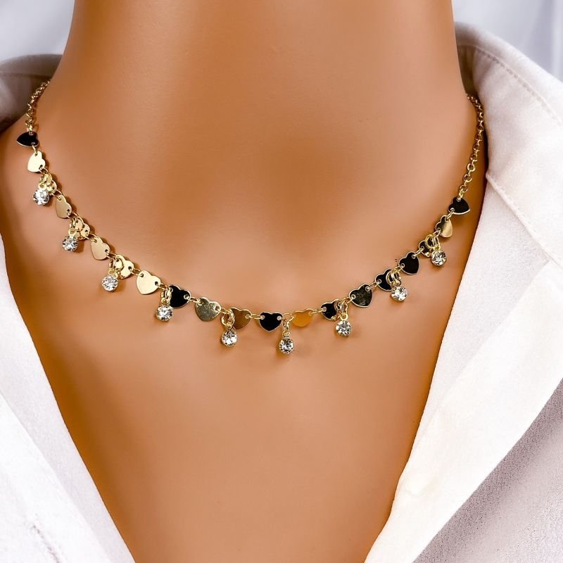 COLAR CHOKER FOLHEADO A OURO 18K - CORAÇÃO E PONTINHOS DE LUZ