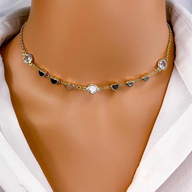 COLAR CHOKER FOLHEADO A OURO 18K - CORAÇÃO ZIRCONIA