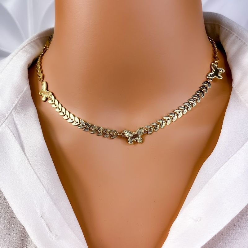 COLAR CHOKER FOLHEADO A OURO 18K - FOLHA E BORBOLETA