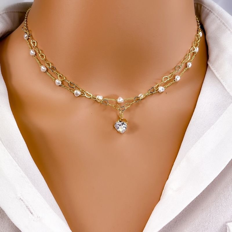 COLAR CHOKER FOLHEADO A OURO 18K - PEROLAS E CORAÇÃO ZIRCONIA