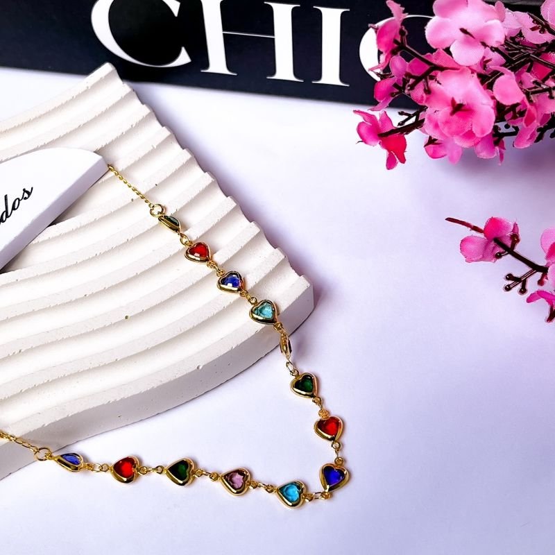 COLAR ESTILO CHOKER FOLHEADO A OURO 18K - TIFFANY CORAÇÃO COLORIDO
