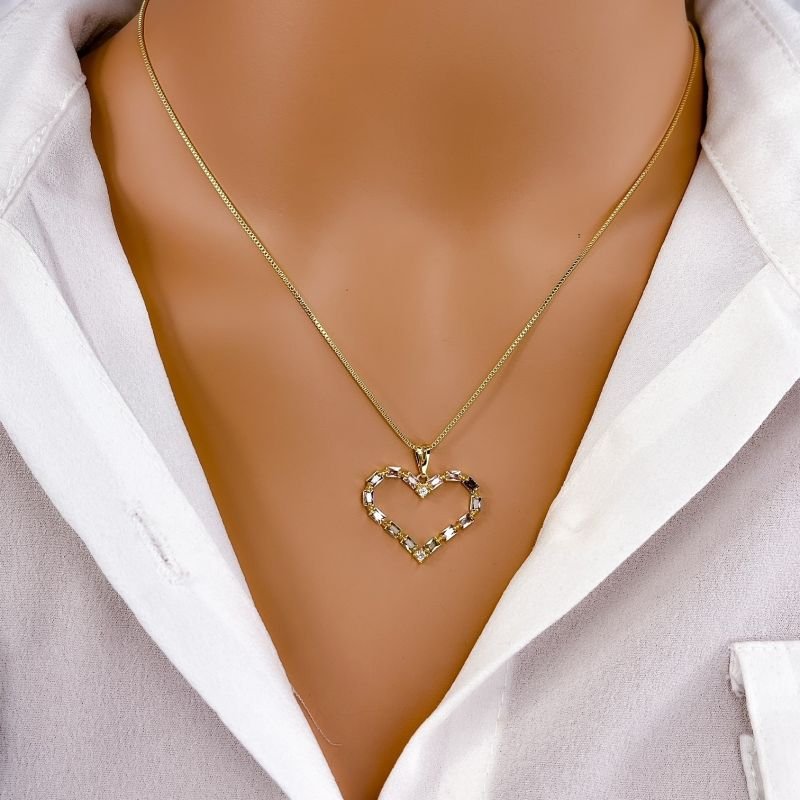 COLAR FOLHEADO A OURO 18K PINGENTE CORAÇÃO ZIRCONIA