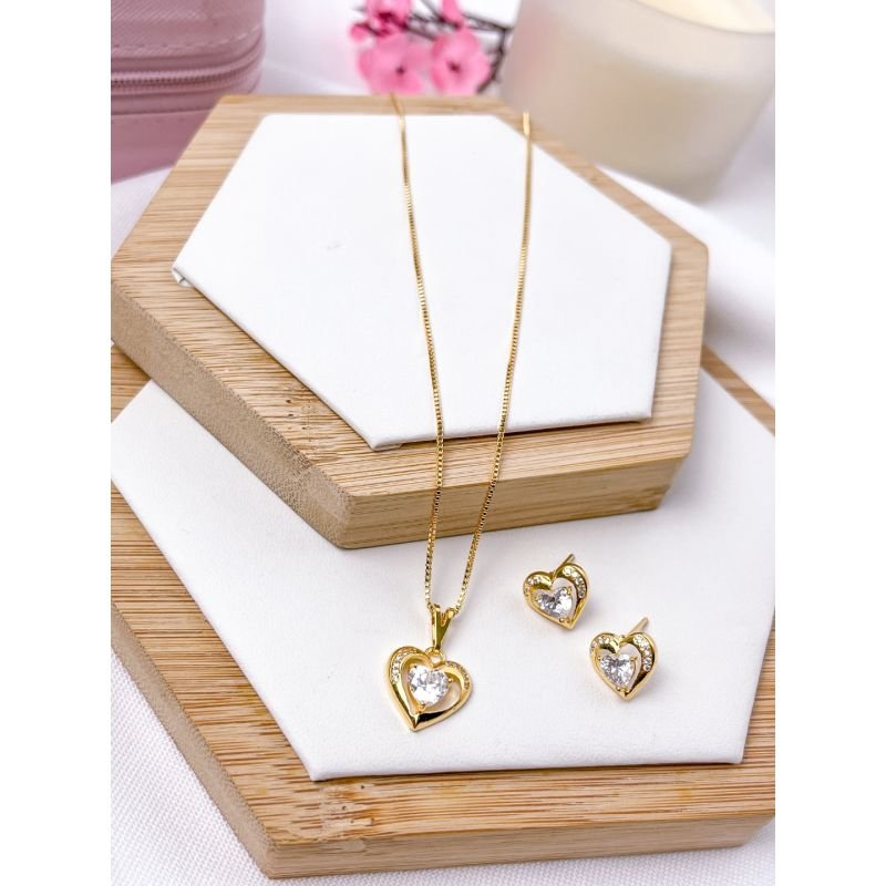CONJUNTO FOLHEADO A DOURADO - PINGENTE MICROCRAVEJADO ZIRCONIA CORAÇÃO DELICADO CRISTAL