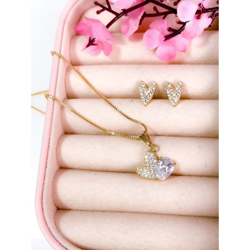 CONJUNTO FOLHEADO A OURO - PINGENTE MICROCRAVEJADO ZIRCONIA CORAÇÃO DELICADO CRISTAL