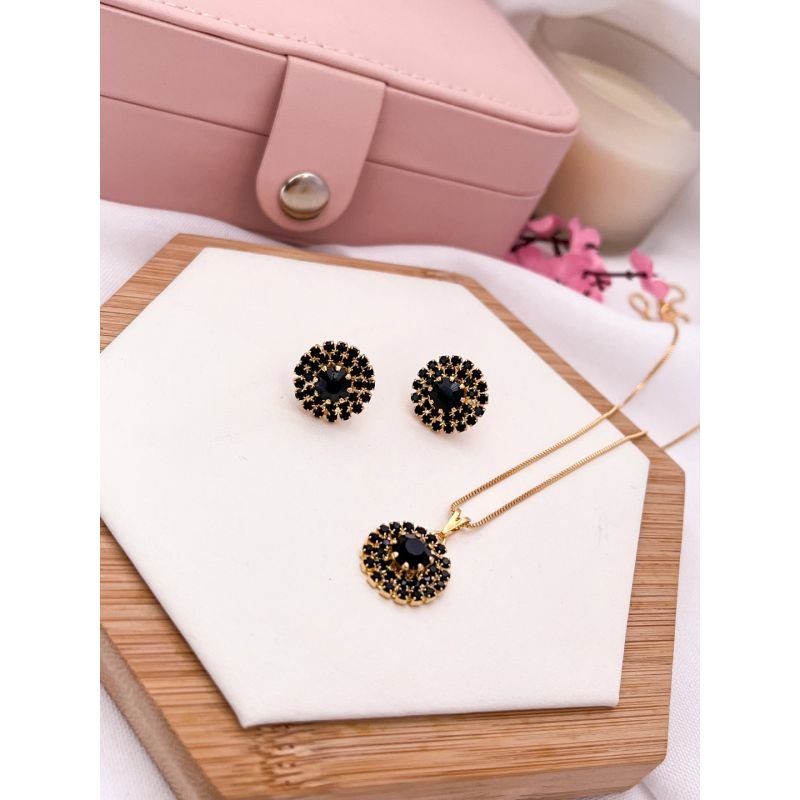 CONJUNTO FOLHEADO A OURO STRASS BOTÃO - PRETO