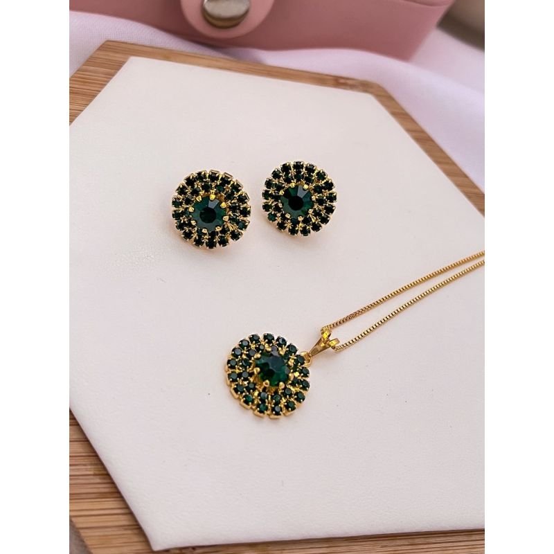 CONJUNTO FOLHEADO A OURO STRASS BOTÃO - VERDE ESMERALDA