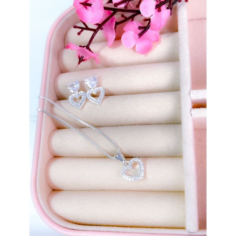 CONJUNTO FOLHEADO A PRATA - PINGENTE ZIRCONIA CORAÇÃO DELICADO CRISTAL
